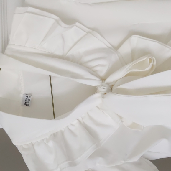 White top - Picture 3 of 4